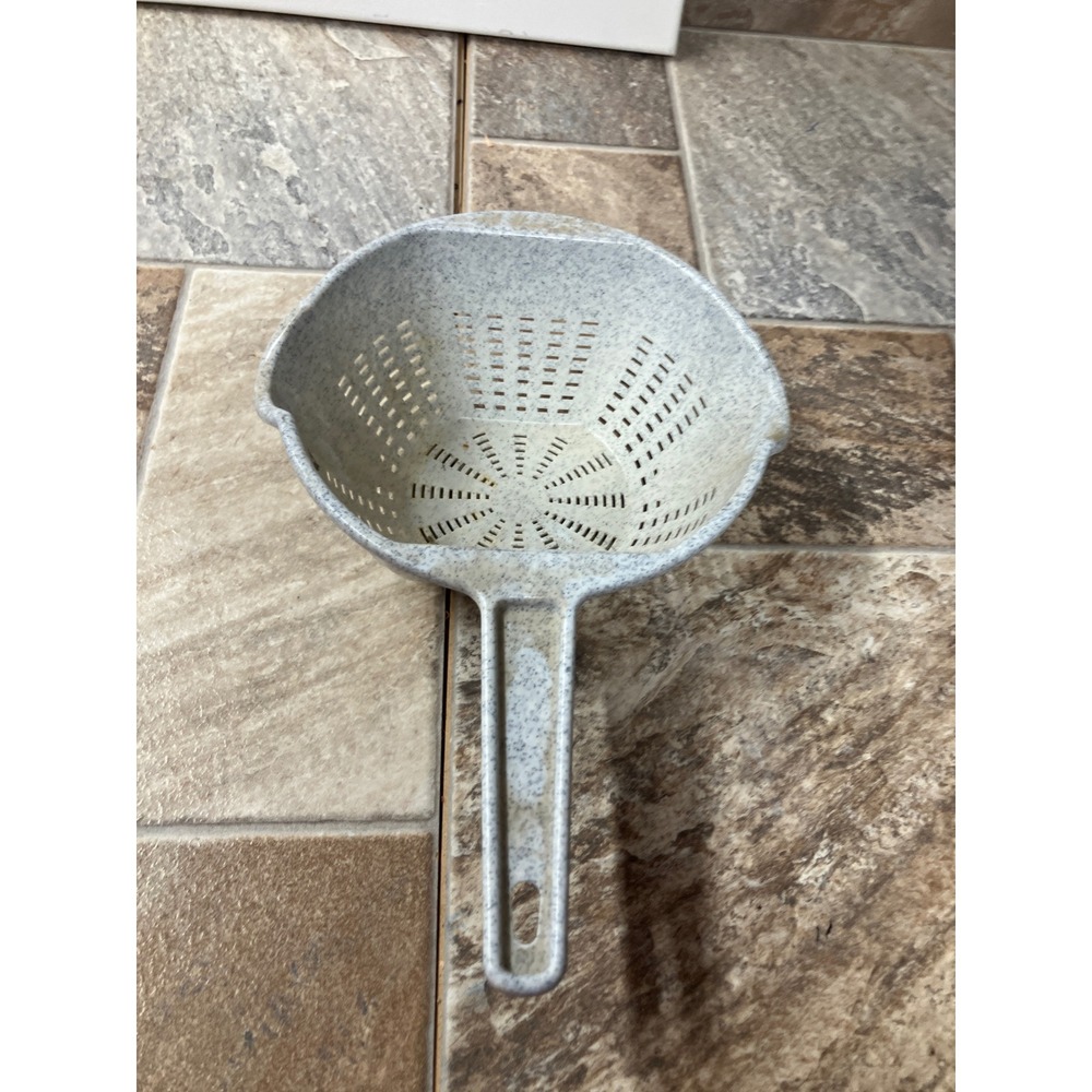 Arrow Gray Speckled Plastic Handheld Colander Strainer with Handle Made in USA